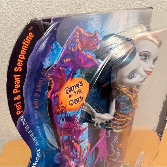 ⛔️Monster High Great Scarrier Reef Peri and Pearl Serpentine Doll NRFB - Picture 5 of 9
